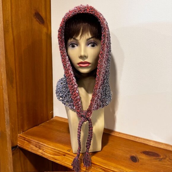 Hand knit / Crochet Granny style Hoodie with ties and Pom Pom for the Winter - Picture 6 of 9